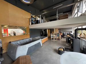 Prodej výrobních prostor, Stará Ves nad Ondřejnicí, 900 m2