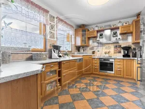 Prodej rodinného domu, Ostrov, 210 m2