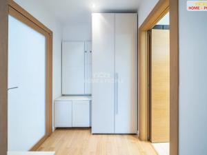 Prodej bytu 2+kk, Praha - Podolí, Jeremenkova, 62 m2