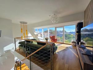 Pronájem atypického bytu, Praha - Smíchov, Holečkova, 143 m2