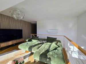 Pronájem atypického bytu, Praha - Smíchov, Holečkova, 143 m2