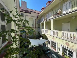 Prodej vícegeneračního domu, Praha, Vlašská, 1011 m2