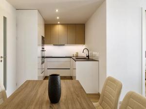 Prodej bytu 2+kk, Praha - Horní Měcholupy, Milánská, 59 m2