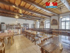 Prodej obchodního prostoru, Hradec Králové - Svinary, Podhůrská, 633 m2