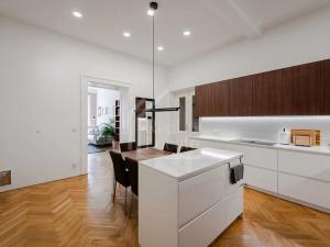 Prodej bytu 3+1, Praha - Nové Město, Soukenická, 107 m2