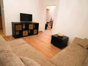 Pronájem bytu 3+1, Praha - Troja, Svídnická, 68 m2