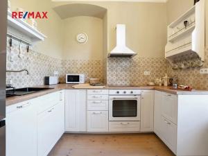 Prodej rodinného domu, Včelákov, 358 m2