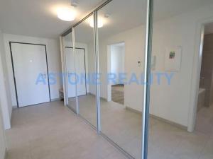 Pronájem bytu 2+kk, Praha - Vysočany, Smržových, 61 m2