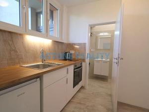 Pronájem bytu 2+kk, Praha - Libeň, U školičky, 43 m2