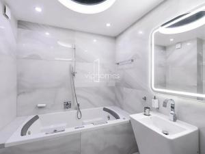 Pronájem bytu 1+kk, Praha - Bubeneč, Mlýnská, 53 m2