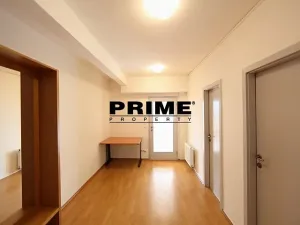 Pronájem kanceláře, Praha - Smíchov, Štefánikova, 83 m2