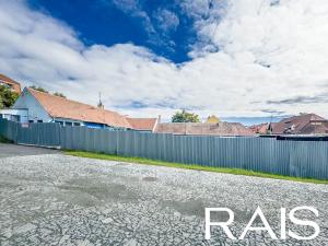 Prodej komerční nemovitosti, Hajany, 692 m2