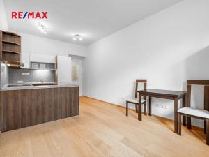 Prodej bytu 2+kk, Praha - Vysočany, Špitálská, 57 m2