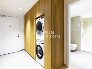 Pronájem bytu 1+kk, Praha - Smíchov, Šiklové, 38 m2