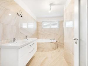 Prodej rodinného domu, Miřetice, 259 m2