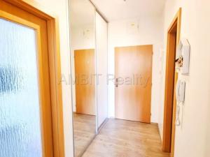 Pronájem bytu 2+kk, Praha - Hlubočepy, Voskovcova, 42 m2