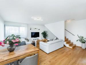 Pronájem rodinného domu, Přezletice, Školní, 120 m2