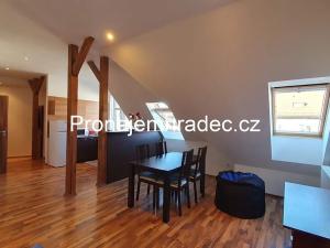 Pronájem bytu 2+kk, Hradec Králové, Okružní, 62 m2