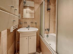 Prodej bytu 3+1, Říčany, Komenského náměstí, 62 m2