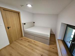 Prodej bytu 3+kk, Černý Důl, 77 m2