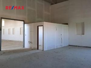 Prodej výrobních prostor, Dolní Chvatliny, 3690 m2