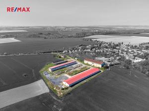 Prodej výrobních prostor, Dolní Chvatliny, 3690 m2
