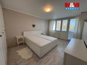 Pronájem bytu 2+1, Praha, Zárubova, 62 m2