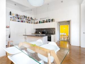 Prodej bytu 2+1, Praha - Nové Město, Soukenická, 78 m2