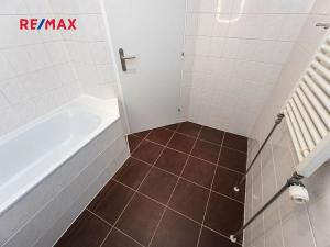 Pronájem bytu 2+kk, Praha - Kbely, Semilská, 69 m2