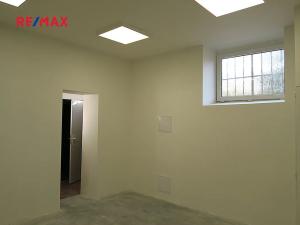 Pronájem obchodního prostoru, Praha - Čimice, Na průhonu, 150 m2