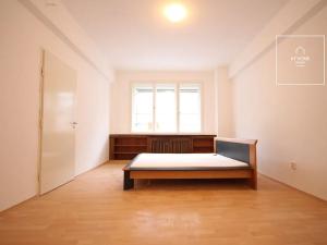 Pronájem bytu 3+1, Praha - Nové Město, Masarykovo nábřeží, 103 m2