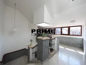 Pronájem kanceláře, Praha - Smíchov, Štefánikova, 55 m2