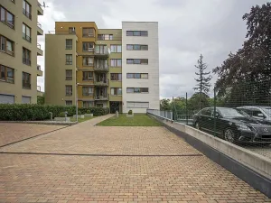 Pronájem garážového stání, Praha - Vokovice, K Červenému vrchu, 15 m2