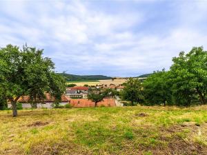 Prodej pozemku, Měňany, 1643 m2