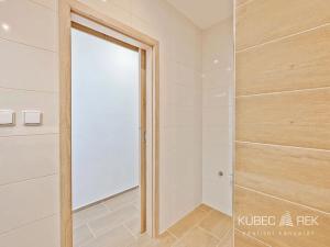 Prodej bytu 2+kk, Jindřichův Hradec, sídliště Vajgar, 43 m2