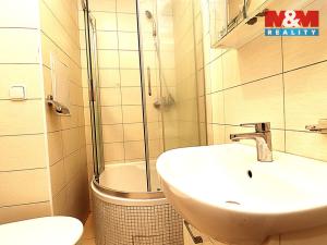 Pronájem bytu 1+kk, Ostrov, Kollárova, 21 m2