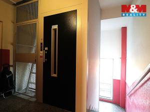 Pronájem bytu 1+kk, Ostrov, Kollárova, 21 m2