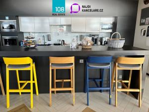 Pronájem kanceláře, Praha - Holešovice, Argentinská, 1326 m2