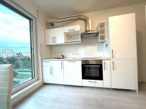 Pronájem bytu 2+kk, Praha - Malešice, Počernická, 60 m2