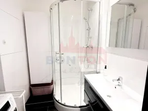 Prodej bytu 3+1, Praha - Podolí, Kaplická, 62 m2