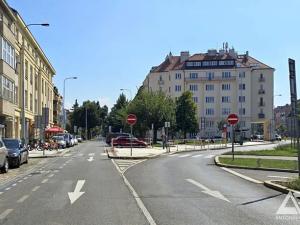 Pronájem kanceláře, Praha - Bubeneč, Terronská, 24 m2
