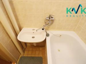 Prodej bytu 2+1, Karlovy Vary, Hybešova, 57 m2