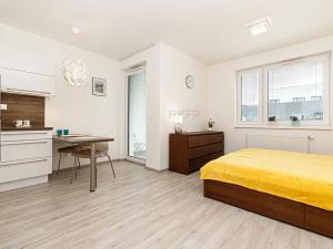 Pronájem bytu 1+kk, Praha - Vysočany, Strnadových, 33 m2