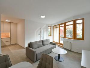 Pronájem bytu 2+kk, Praha - Košíře, Naskové, 60 m2