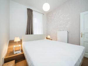 Pronájem bytu 2+kk, Praha - Vinohrady, Čermákova, 38 m2