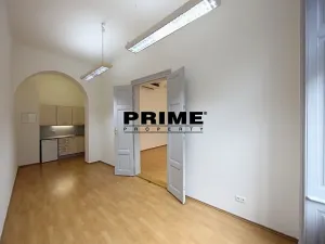 Pronájem kanceláře, Praha - Smíchov, Štefánikova, 70 m2
