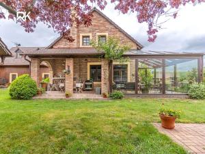 Prodej rodinného domu, Bříství, 375 m2