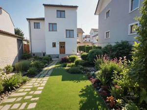 Prodej rodinného domu, Praha - Horní Počernice, Otovická, 200 m2