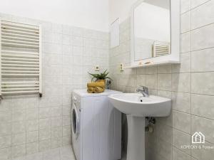 Prodej bytu 1+kk, Praha - Kbely, Toužimská, 29 m2