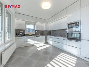 Prodej bytu 4+kk, Praha - Ruzyně, Stočesova, 101 m2